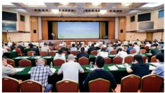 宋帅正在《现代中